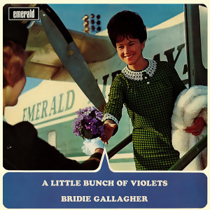 Dengarkan lagu The Wild Colonial Boy nyanyian Bridie Gallagher dengan lirik