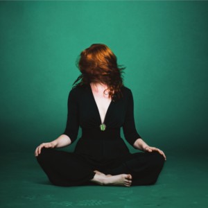 收聽Teresa Bergman的Mirror Girl歌詞歌曲