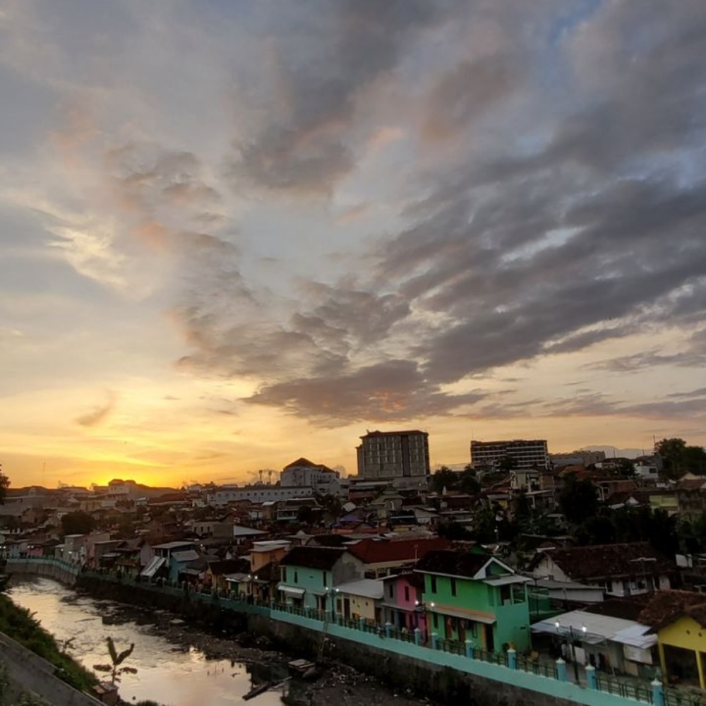 Di Gerimis Senja Ku Memikirkanmu
