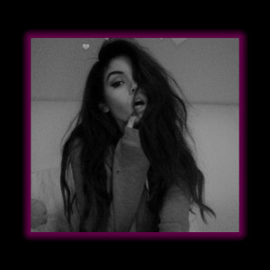 ดาวน์โหลดและฟังเพลง Knocking on Your Heart พร้อมเนื้อเพลงจาก Maggie Lindemann