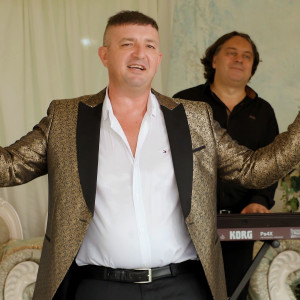 收聽Calin Crisan的Cu vrajeala mea frumoasa歌詞歌曲