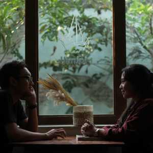 Dengarkan Menetap Di Hatimu lagu dari Putu Shendy dengan lirik