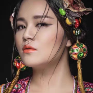 Listen to 落红成茧 (完整版) song with lyrics from 花青燕