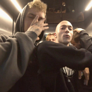 ดาวน์โหลดและฟังเพลง Kosmos (Explicit) พร้อมเนื้อเพลงจาก Młody Ozi