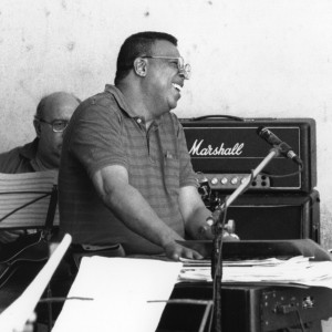 ดาวน์โหลดและฟังเพลง Cumbia Dominique พร้อมเนื้อเพลงจาก Roberto Pla and his Latin Ensemble