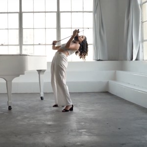 ดาวน์โหลดและฟังเพลง Hip Hop Violin Medley พร้อมเนื้อเพลงจาก Nicole Alexandra