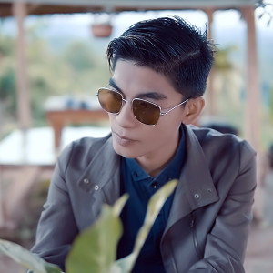 Listen to cinta sebatas rasa song with lyrics from Yoga Vhein