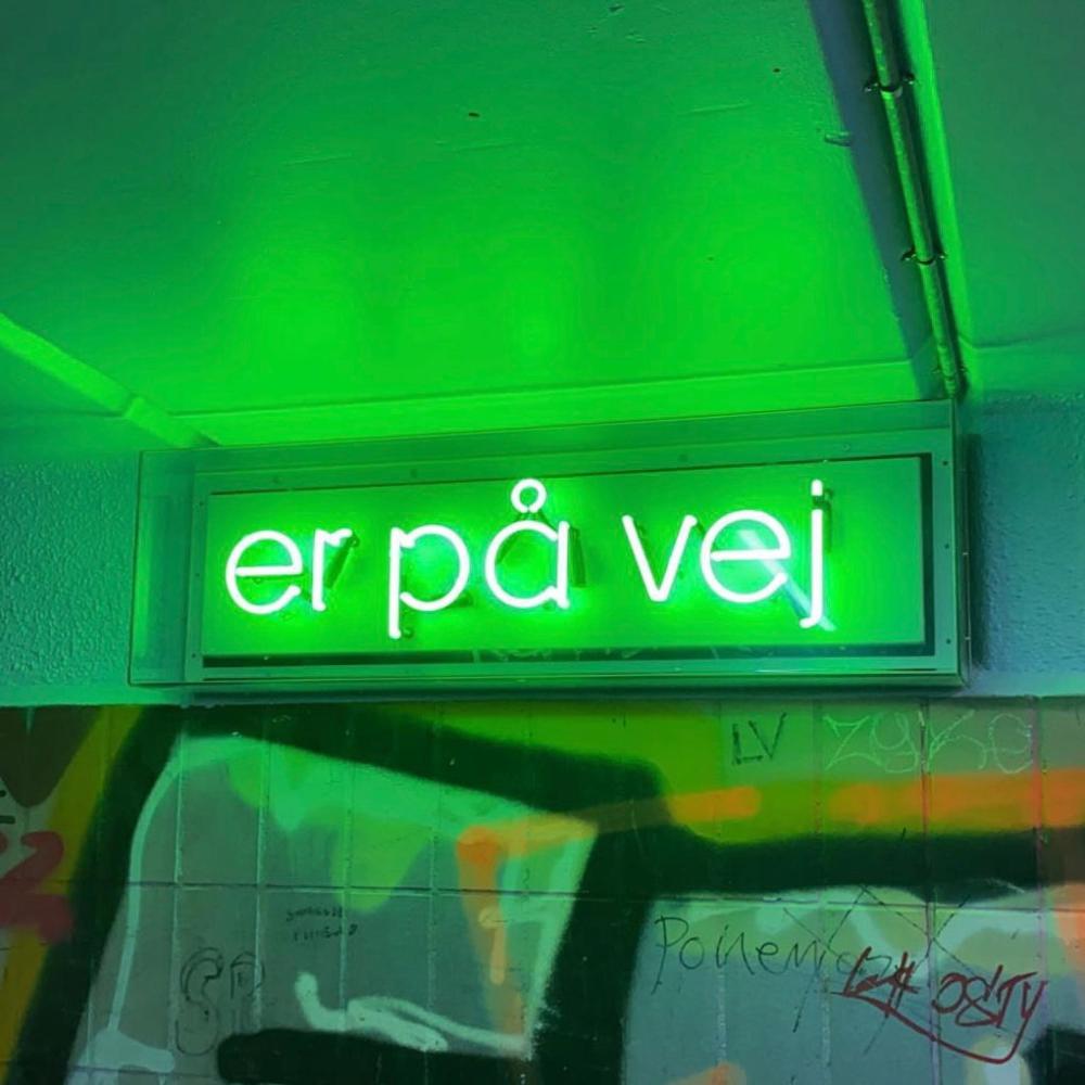 hvemerdet? (feat. Carlos G) (Radio Edit) (Explicit) (Radio Edit|Explicit)