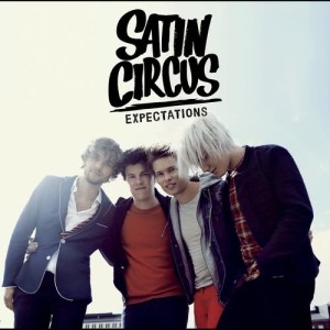 ดาวน์โหลดและฟังเพลง Still on My Mind พร้อมเนื้อเพลงจาก Satin Circus