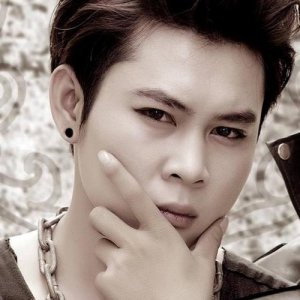 ดาวน์โหลดและฟังเพลง Thế Giới Ảo Tình Yêu Lừa Đảo พร้อมเนื้อเพลงจาก Đạt JeNoo