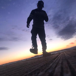 收聽eMbi的FEEL THIS WAY歌詞歌曲