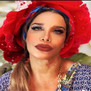 收聽Sarajane的Mulherão da Porra歌詞歌曲