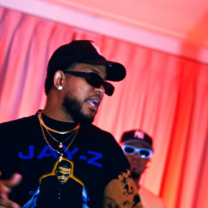 ดาวน์โหลดและฟังเพลง No se puede confiar พร้อมเนื้อเพลงจาก Cabral Smith