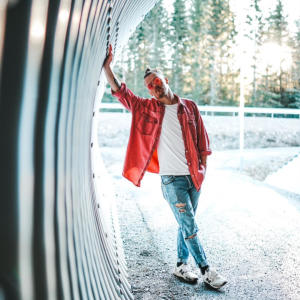 收聽Pontus Strandberg的Red Alert歌詞歌曲