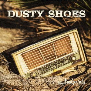 收聽Dusty Shoes的Little Black Bullet歌詞歌曲