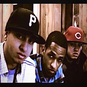 ดาวน์โหลดและฟังเพลง Soy Real (feat. Sleek & Jota B) (Explicit) พร้อมเนื้อเพลงจาก Victor Rey Musa