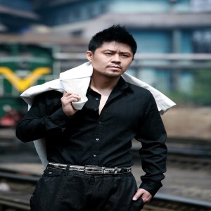 Listen to 一半 (伴奏) song with lyrics from 张振宇