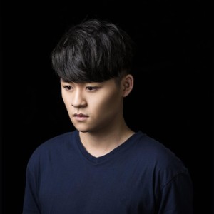ดาวน์โหลดและฟังเพลง 我想 พร้อมเนื้อเพลงจาก 长宇