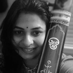 Album Nila Kaikirathu from Priya Vasant