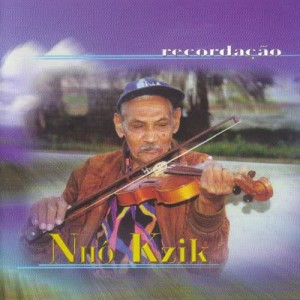 ดาวน์โหลดและฟังเพลง Pé Meio พร้อมเนื้อเพลงจาก Nhó Kzik