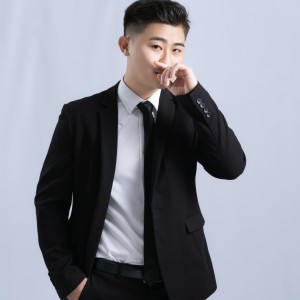 Listen to 忆爱 (cover: 霈丹(浪哥)) (完整版) song with lyrics from 张万全
