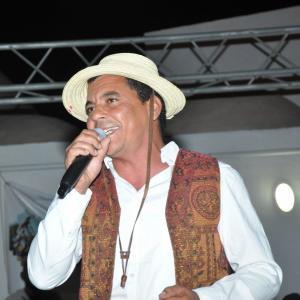 收聽Djerba Prod的Hobbek ya ridi - حبك يا ريدي (feat. Adel Salhi)歌詞歌曲