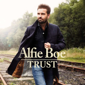 收聽Alfie Boe的Glory Glory Hallelujah歌詞歌曲