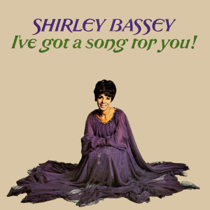收聽Bassey, Shirley的Kiss Me Honey, Honey歌詞歌曲