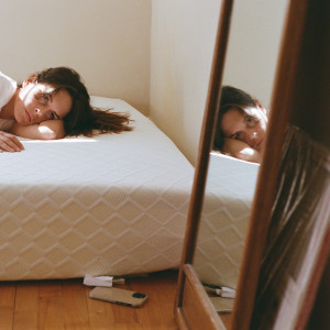 ดาวน์โหลดและฟังเพลง Hangover (Explicit) พร้อมเนื้อเพลงจาก Madi Diaz