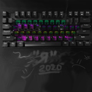 ดาวน์โหลดและฟังเพลง Художник พร้อมเนื้อเพลงจาก Owen