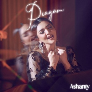 收聽Ashanty的Piagam歌詞歌曲