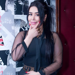 Dengarkan lagu عينكم طيح لجبال nyanyian Cheba Nour dengan lirik