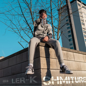 Dengarkan lagu Shmiture (Explicit) nyanyian Ler-K dengan lirik