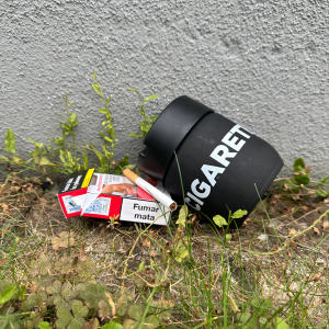 收聽Ahmet的cigarette (Explicit)歌詞歌曲