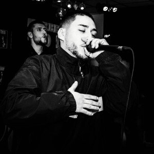 Dengarkan lagu Si Vis Pacem nyanyian 13 Street Family dengan lirik