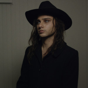 ดาวน์โหลดและฟังเพลง Hey You พร้อมเนื้อเพลงจาก Daniel Cherote