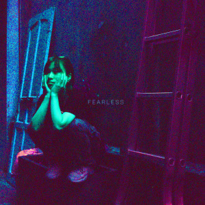 Dengarkan lagu Sisters Dress Up nyanyian mess. dengan lirik