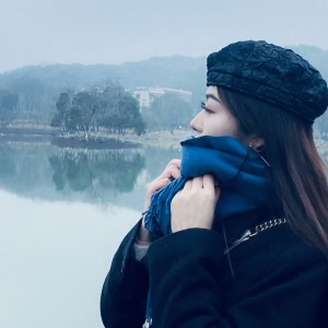 Listen to 动了情是我命中劫数 (cover: 小菩提) (完整版) song with lyrics from 粥粥