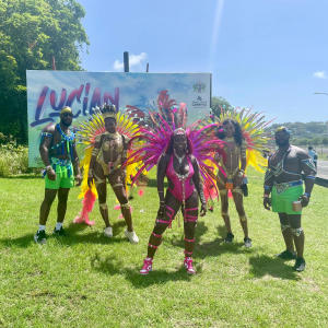 收聽Nat and Ish的Home For Carnival歌詞歌曲