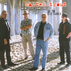 ดาวน์โหลดและฟังเพลง Go The Distance พร้อมเนื้อเพลงจาก Walter Trout