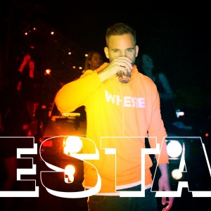 Listen to Ich trinke auf euch song with lyrics from Esta
