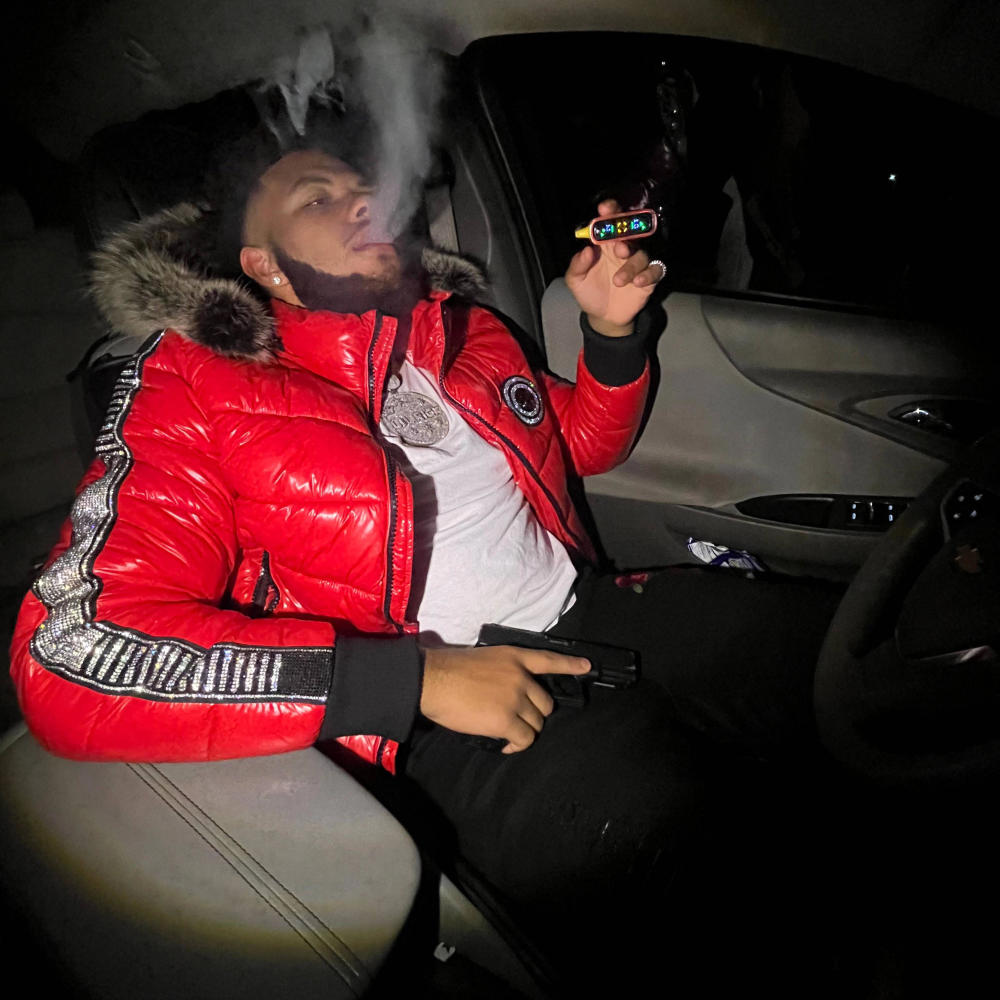 Sending hits (feat. Lil rue) (Explicit)