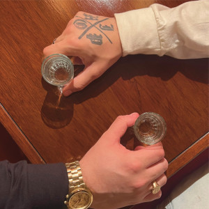 Theucci的专辑Meio a Meio (Explicit)