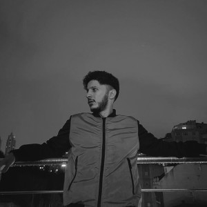 Dengarkan lagu beni biliyosun nyanyian KERRO dengan lirik