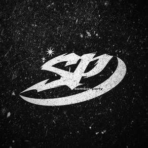 收聽ScarletBrides的The Clouds Match The Color Of My Fingernails (Explicit)歌詞歌曲