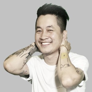 Listen to Thằng Hề Khóc (Remix) song with lyrics from Dương 565