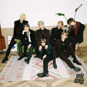 ดาวน์โหลดและฟังเพลง blOssOm พร้อมเนื้อเพลงจาก OnlyOneOf