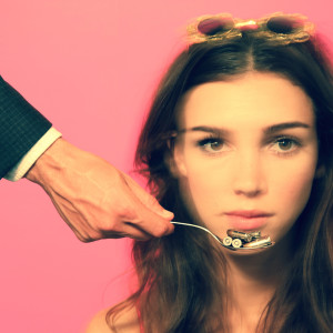 ดาวน์โหลดและฟังเพลง United States of Anxiety พร้อมเนื้อเพลงจาก Denyse Tontz