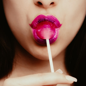 ดาวน์โหลดและฟังเพลง Candy (Explicit) พร้อมเนื้อเพลงจาก Lenny Juliano