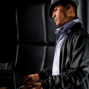 收聽Lucas Hoang的Start from Here歌詞歌曲